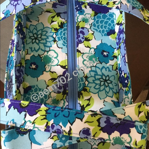NWT VERA BRADLEY GET CARRIED AWAY TOTE - Picture 2 of 4